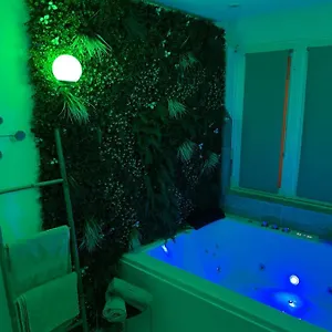 lextasia-appartement-avec-jacuzzi-balneo-double.hotels-rhonealpes.com/